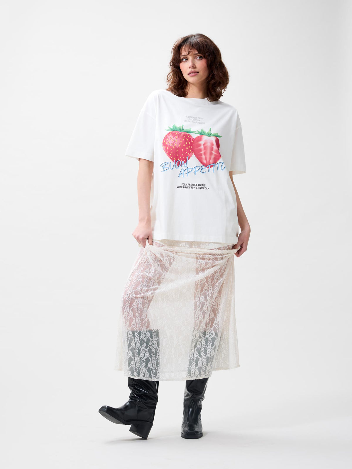 T-shirt Oversized Graphic - Off White 'Aardbeien'