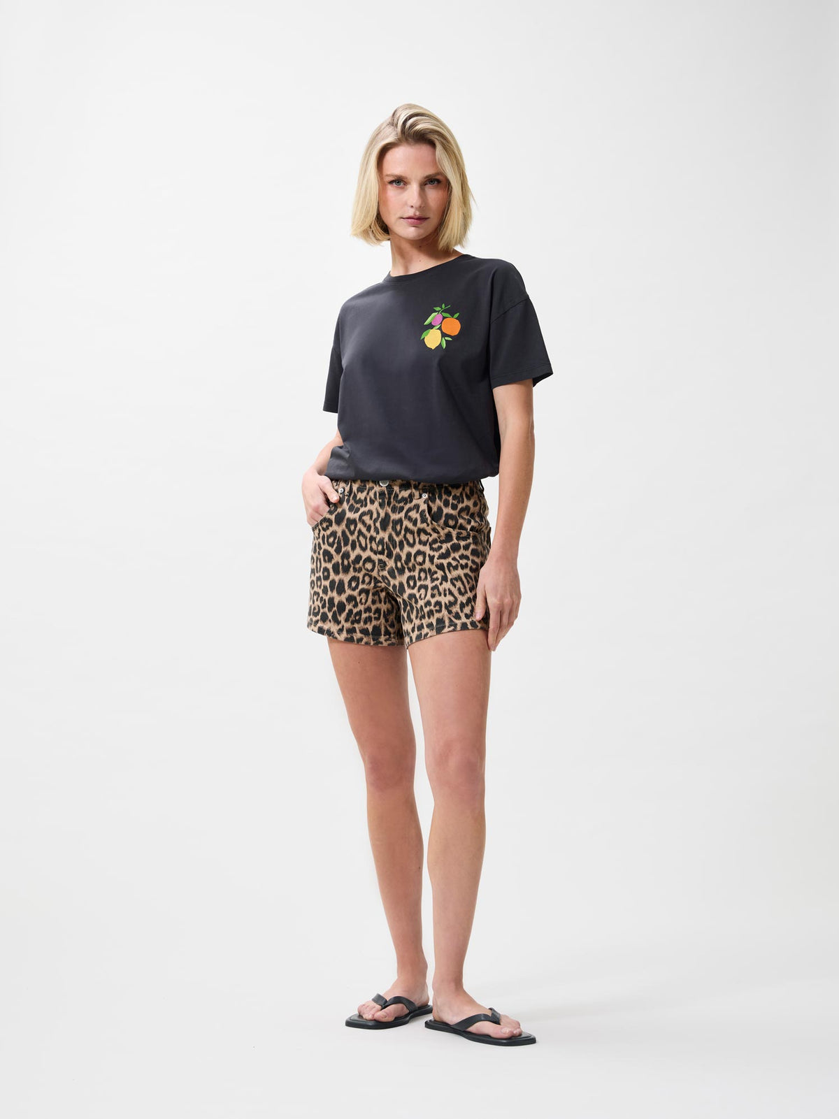 Short leopard with elastic waistband - grey morn