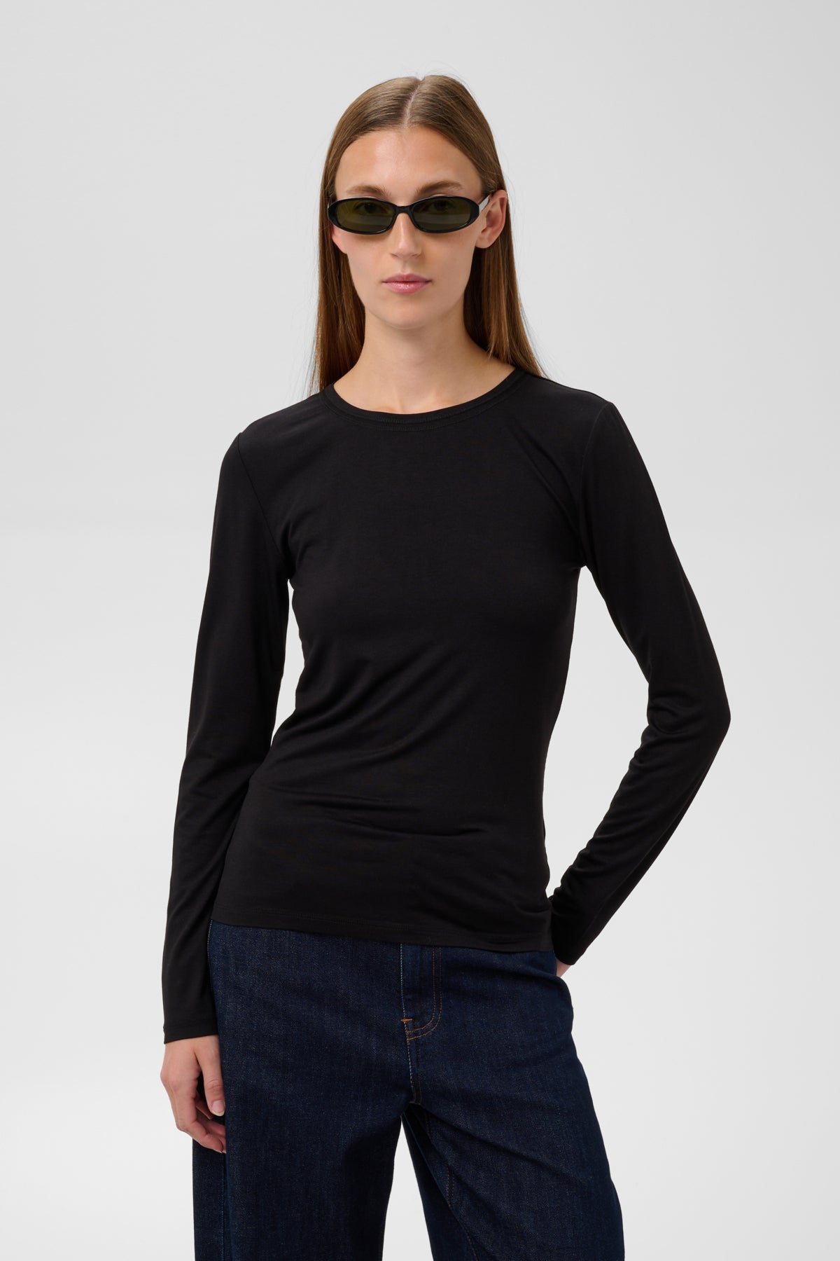 T-shirt Hanadi Round Neck - black