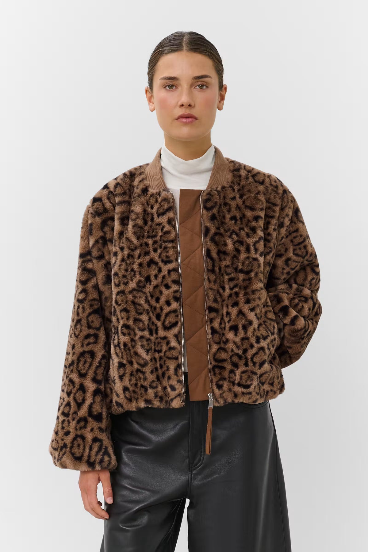 Jas Leona Estacia Bomber - portabella leopard