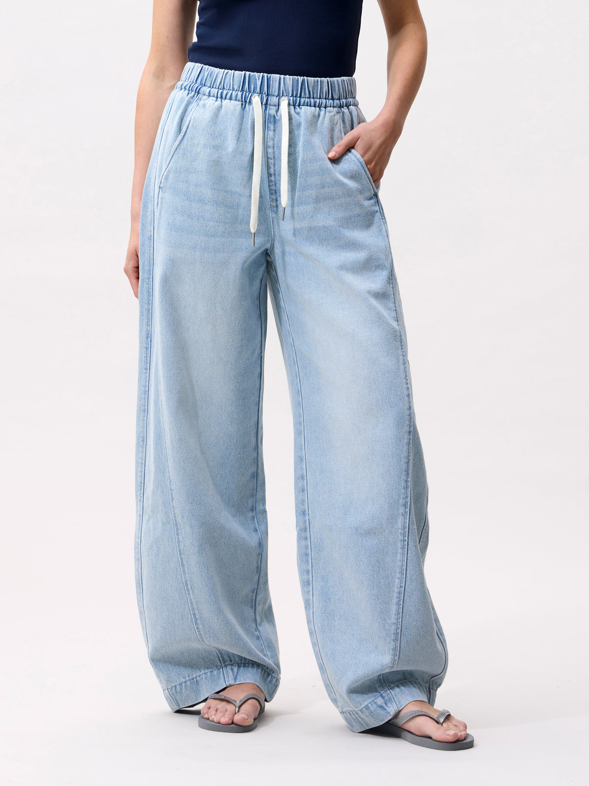 Jeans Barrel Fit Jogger - light blue