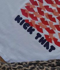 T-shirt Kiss This - wit