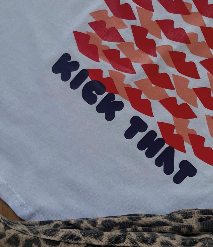 T-shirt Kiss This - wit