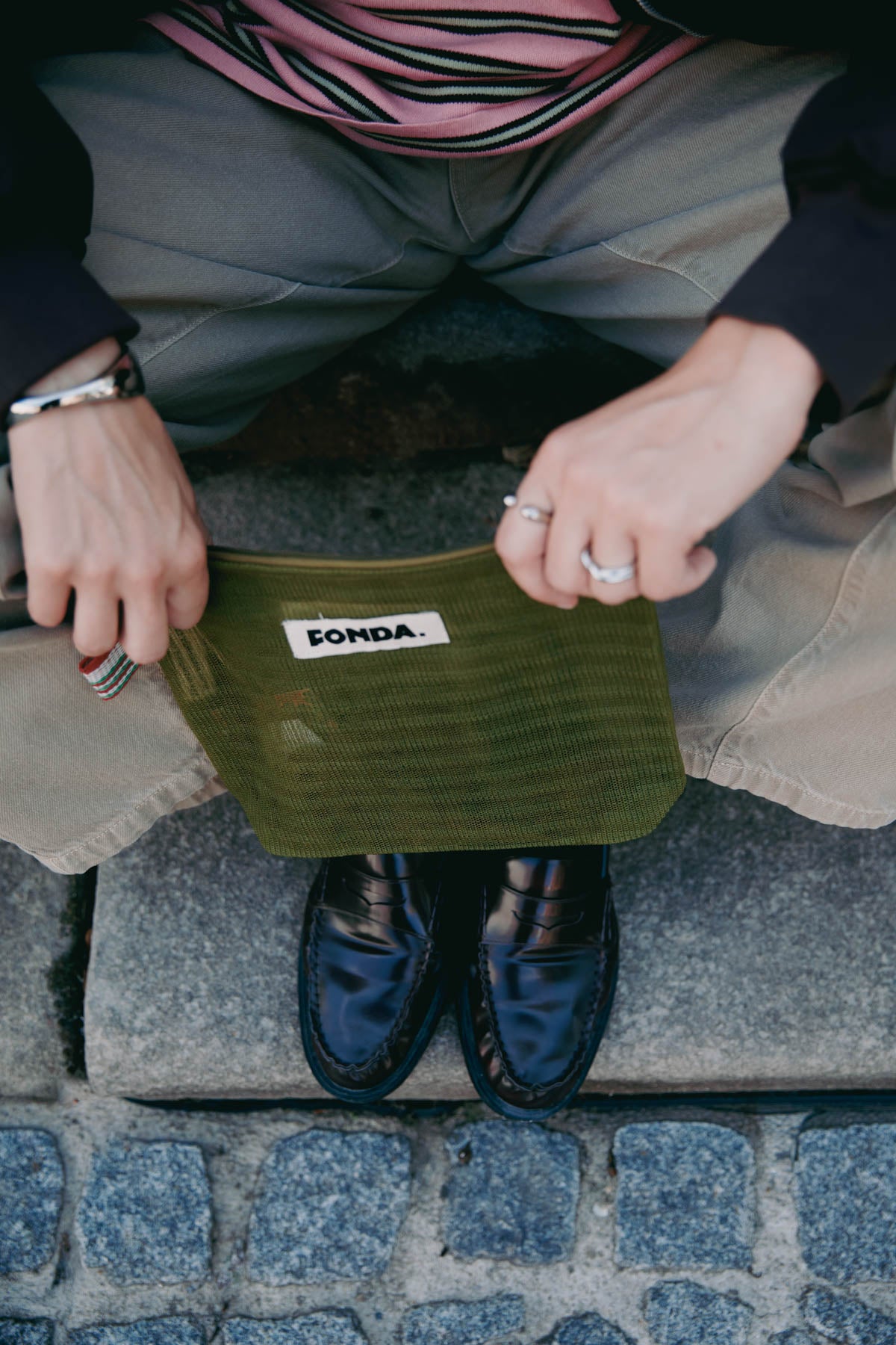 Pouch Mid Solid - 013