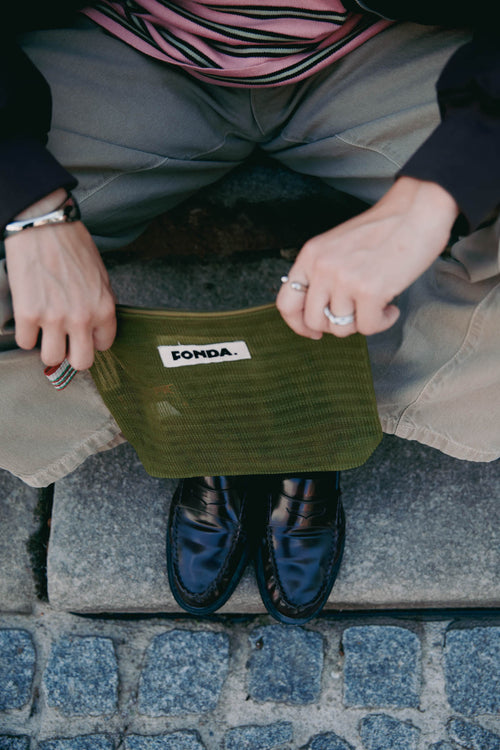 Pouch Mid Solid - 013