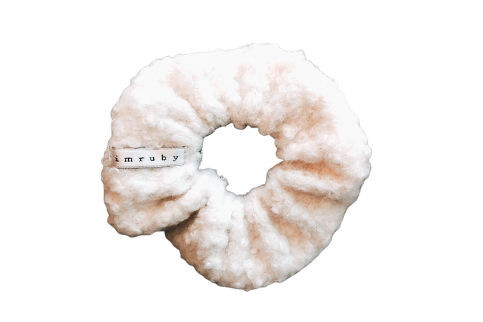 Oversized Scrunchie Anemone - gebroken wit